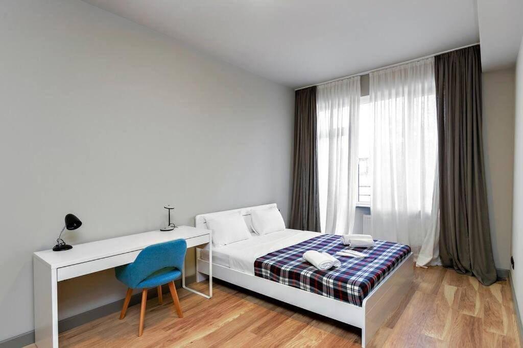 Тбилиси: Stylish Newly Renovated 1 Br Apt On The Modern Abashidze Street