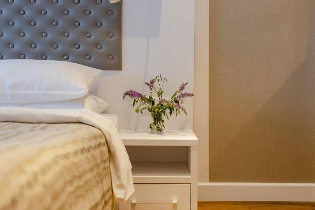 Батуми: Stylish Studio Apartment In The Heart of Batumi