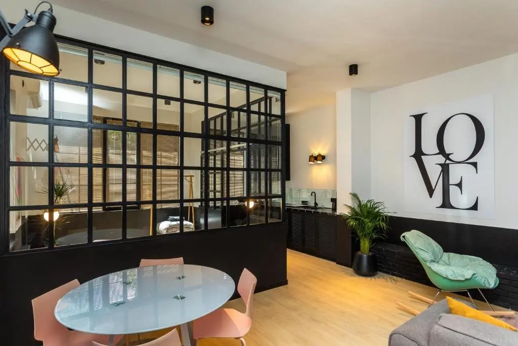 Тбилиси: Super Stylish Apartment For 4 Near Fabrika