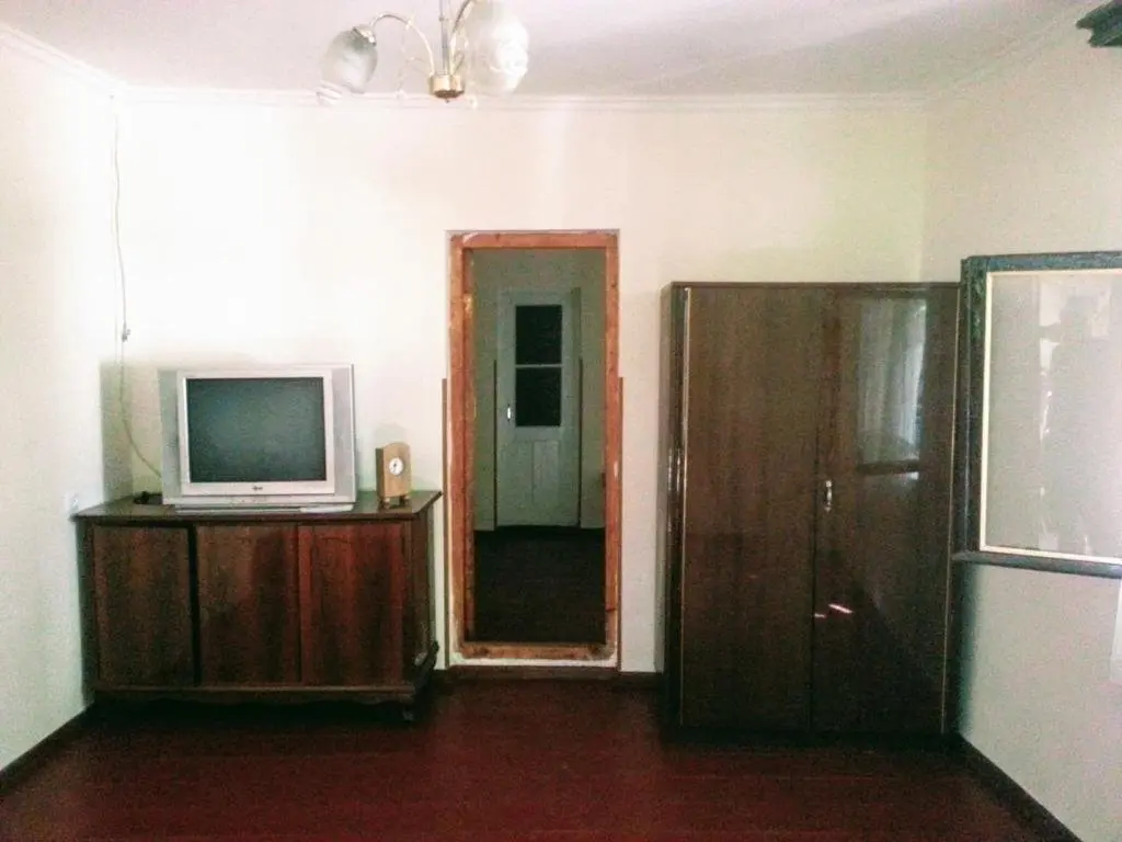Тбилиси: Room On Mazniashvili Str. 18