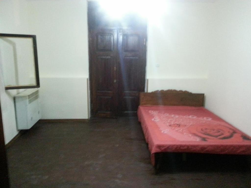 Тбилиси: Room On Mazniashvili Str. 18
