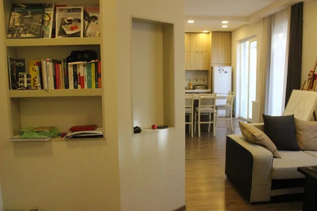 Тбилиси: Very Nice And Cozy Flat In A Quite Place
