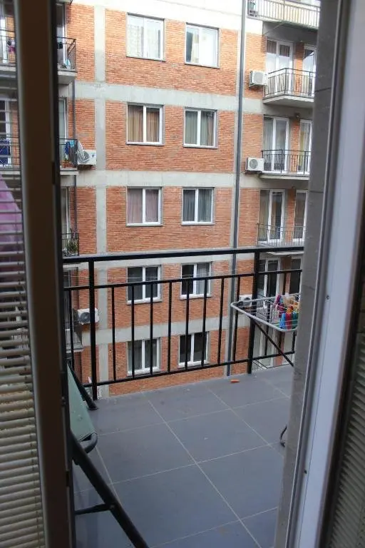 Тбилиси: Very Nice And Cozy Flat In A Quite Place