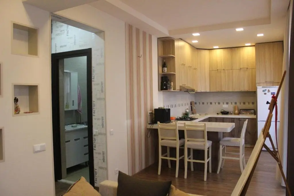 Тбилиси: Very Nice And Cozy Flat In A Quite Place