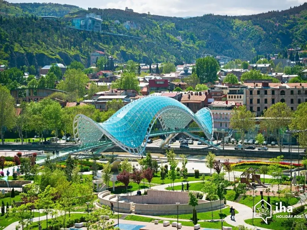 Тбилиси: Host Georgia 10