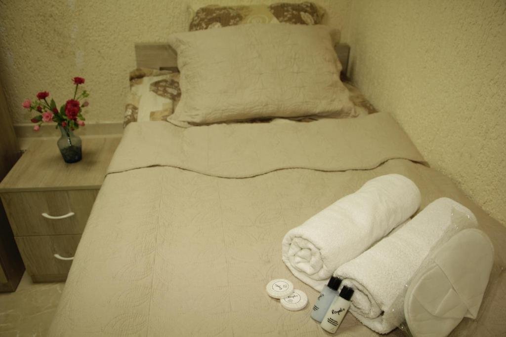 Тбилиси: Two Bedroom Apartment Vazisubani