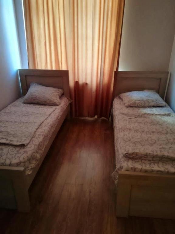 Тбилиси: Two Bedroom Apartment Vazisubani