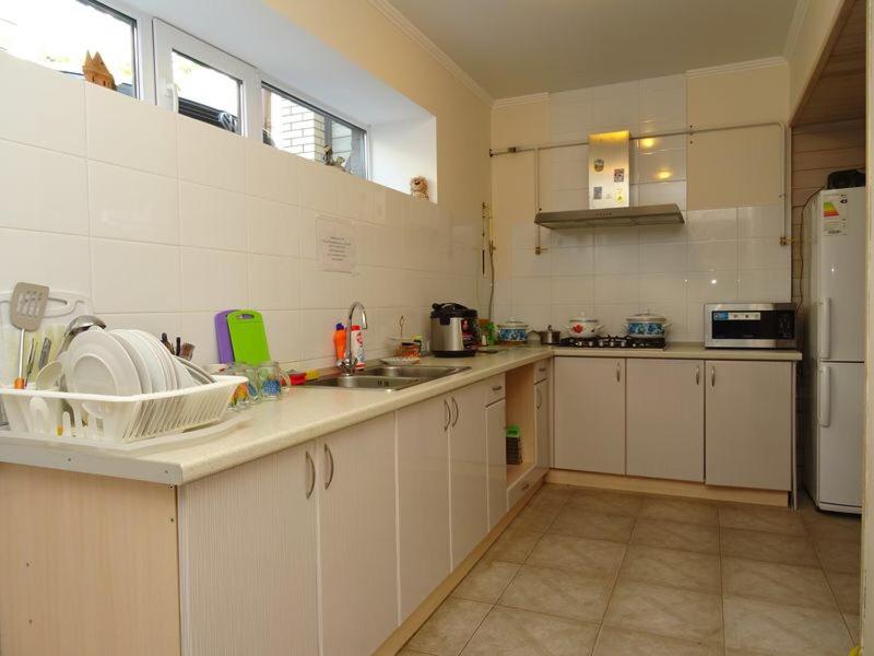 Витязево: Iris Guest House