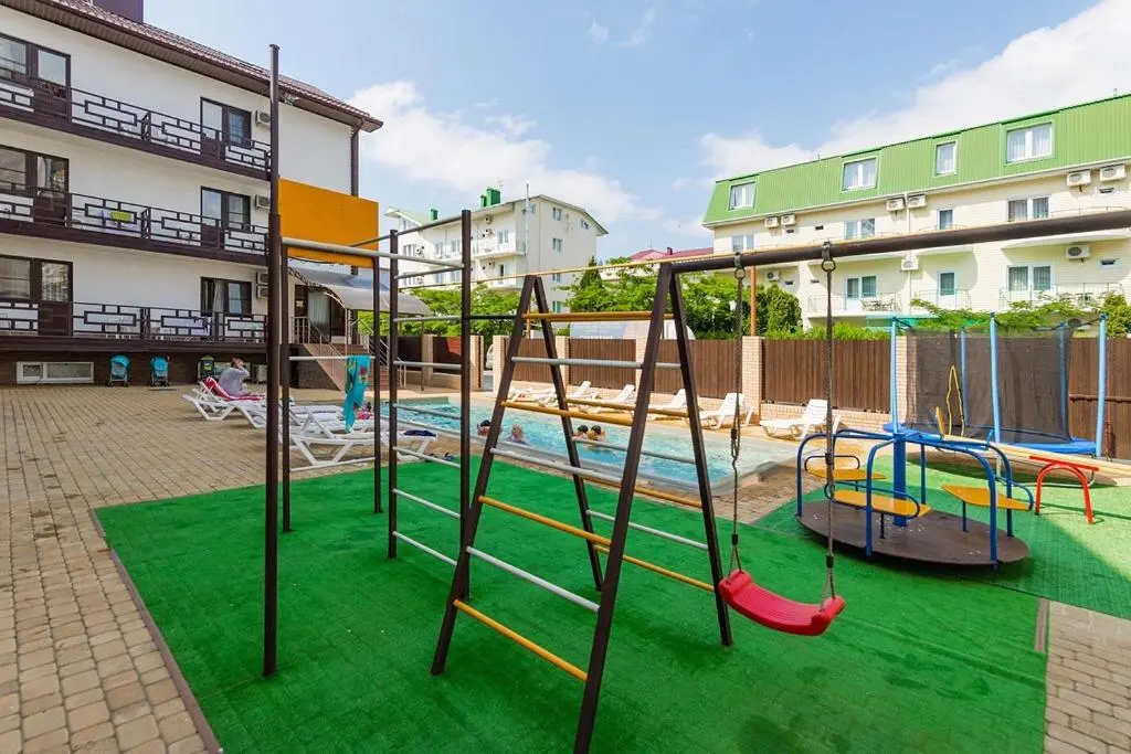 Витязево: Iris Guest House