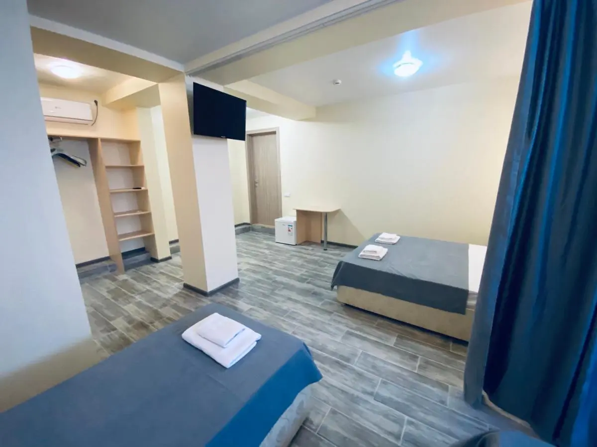 Витязево: Iris Guest House