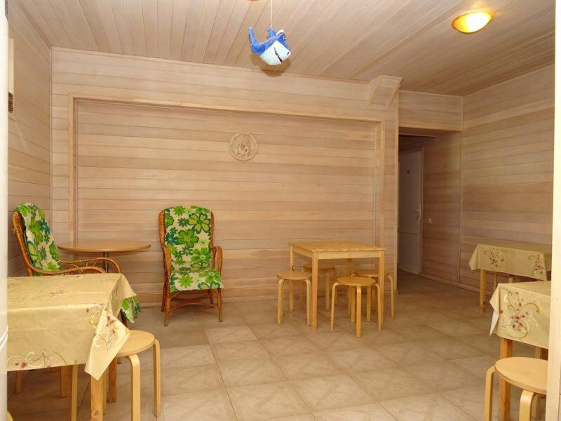 Витязево: Iris Guest House