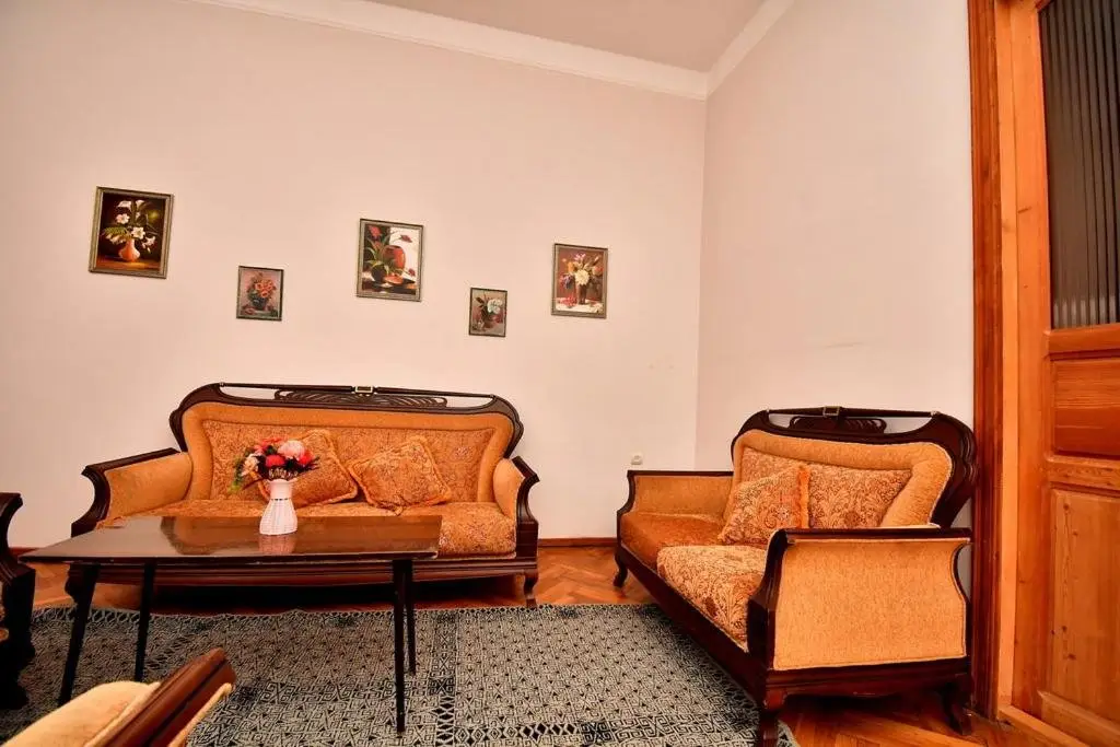 Кутаиси: Home At Friends