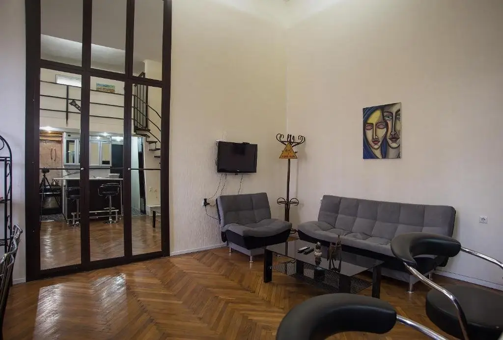 Тбилиси: Tbilisi Center Antresola 9
