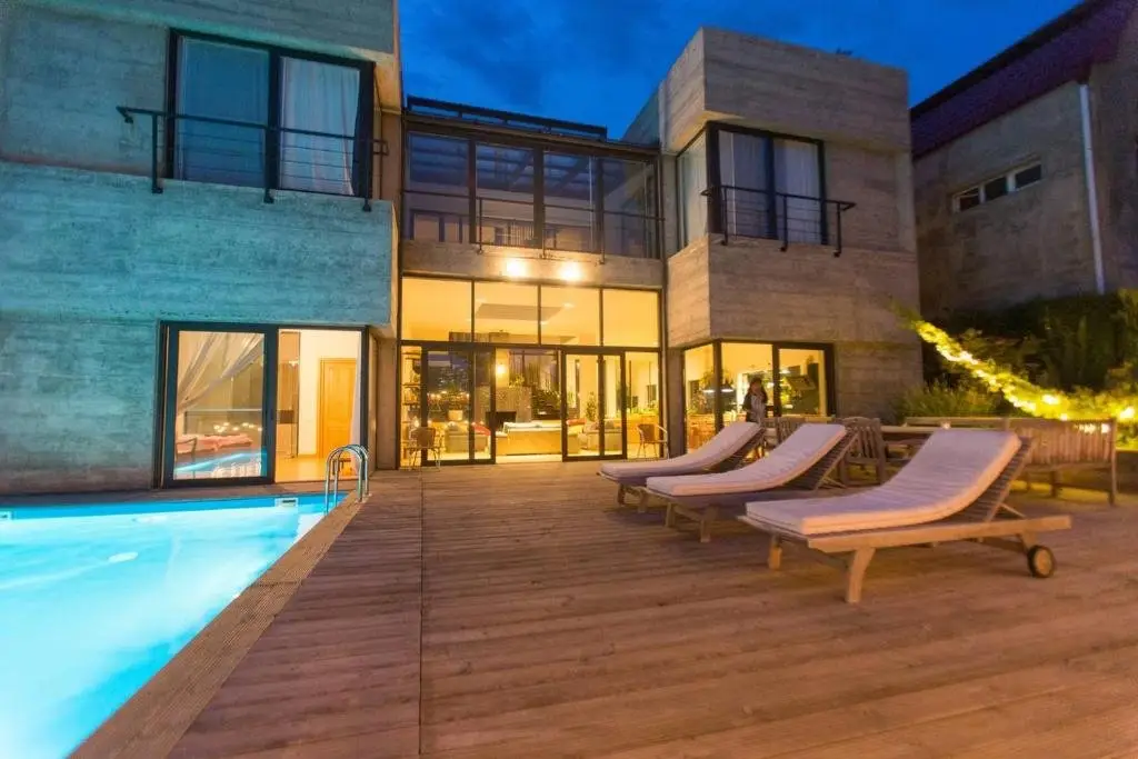 Тбилиси: Sunny House With Swimming Pool