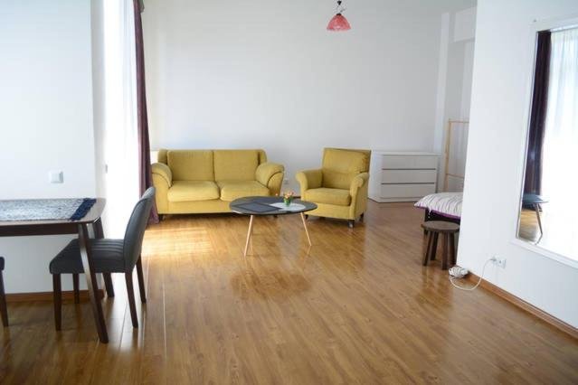 Тбилиси: Tbilisi Light Space Studio Flat