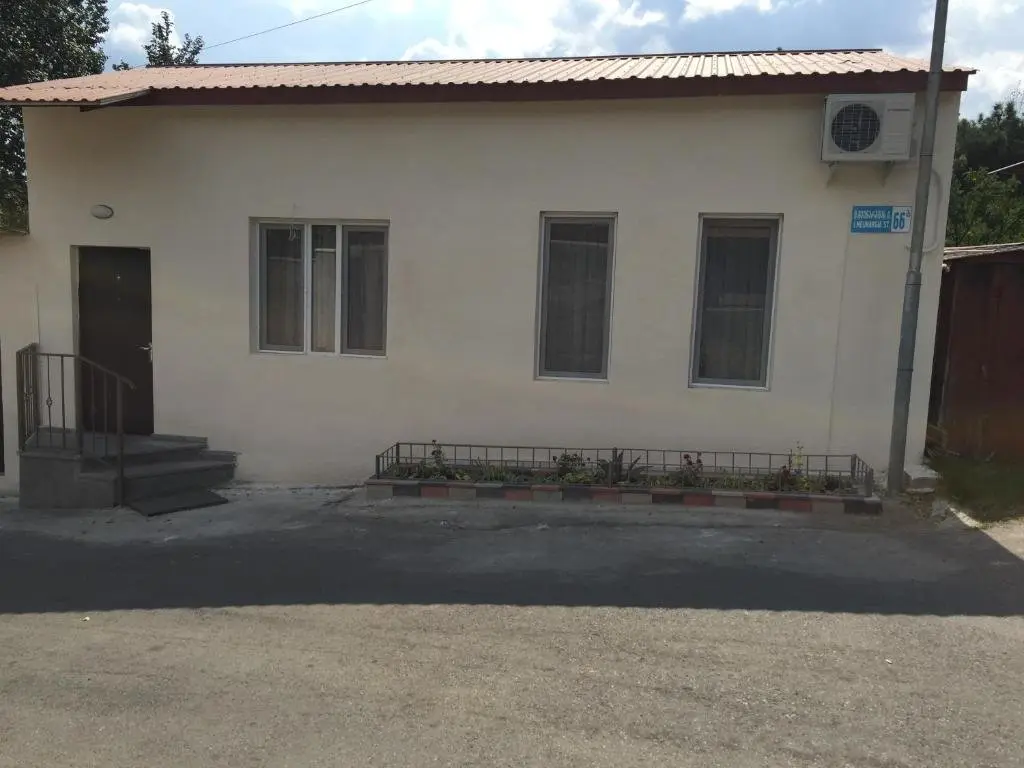 Тбилиси: Tbilisi Meunargias 66B