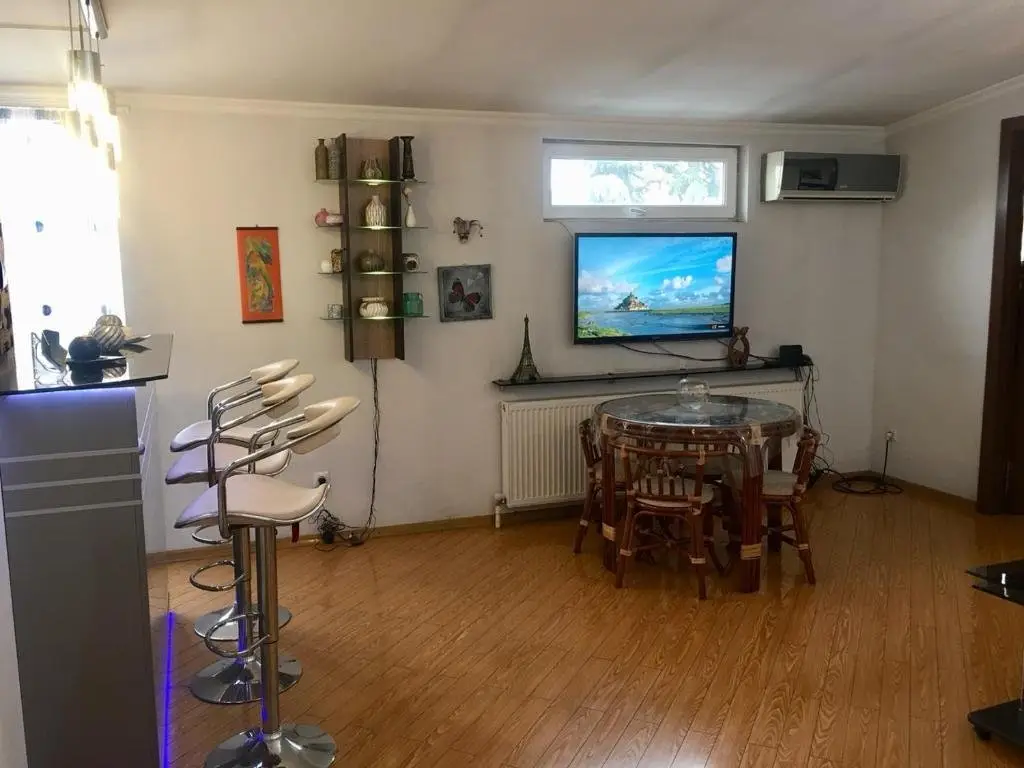 Тбилиси: Zandukeli12(2Min Walk To Rustaveli Ave)