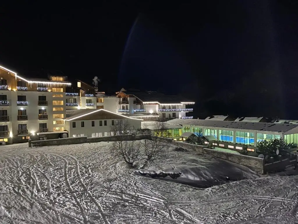 Бакуриани: Snow Pine Suite 4 Star Resort