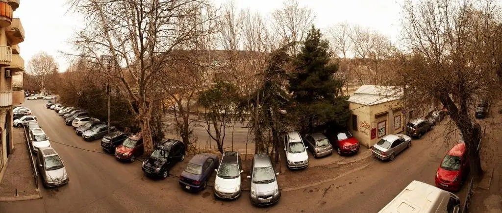 Тбилиси: Ushangi Chkheidze Street 25