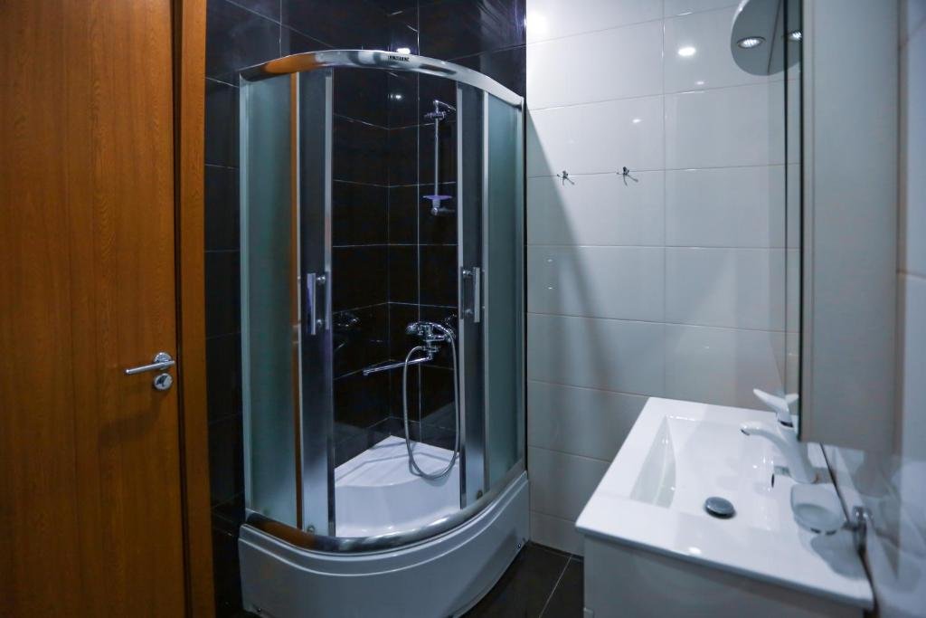 Тбилиси: Hosthub Studio Type Apartment Near Rustaveli Ave.