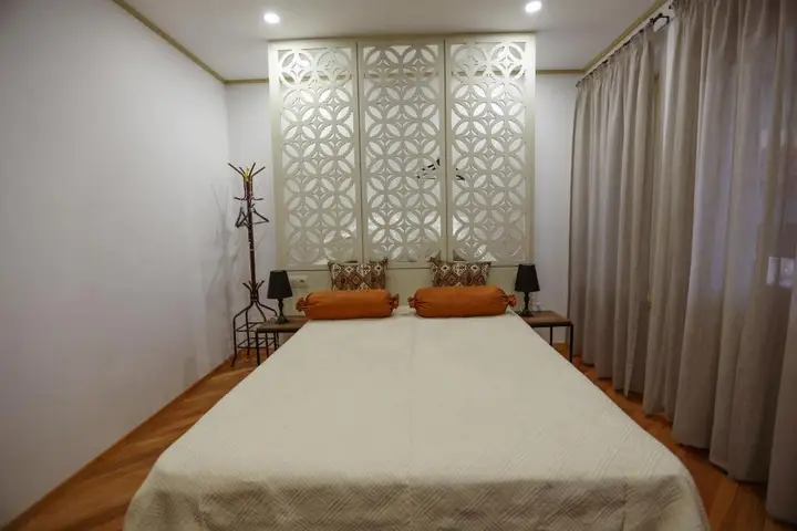 Тбилиси: Hosthub Live Like A Georgian King 3Br Apartment