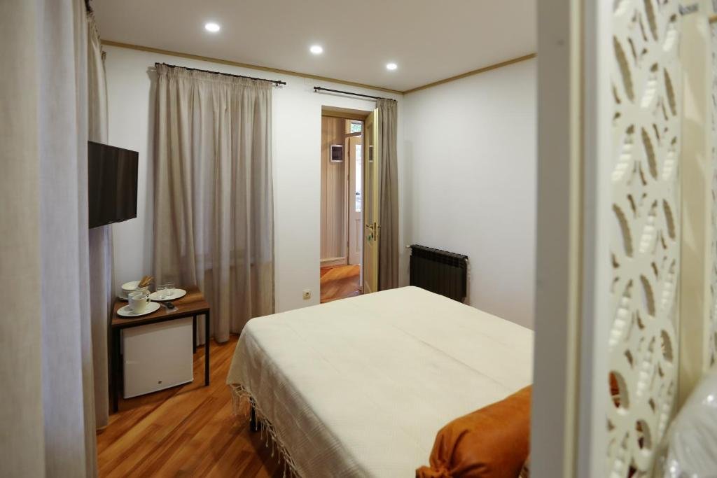 Тбилиси: Hosthub Live Like A Georgian King 3Br Apartment