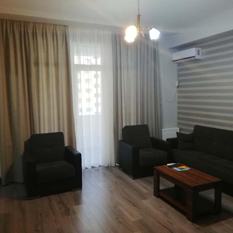 Тбилиси: Tatoeko Sulkhan Tsintsadze Street N12