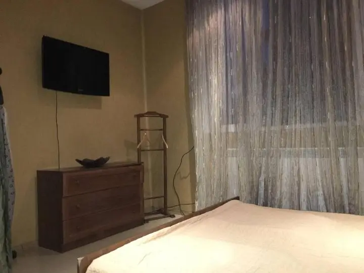 Тбилиси: Vake Cozy Appartament With 3 Bedrooms.
