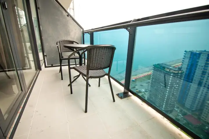 Батуми: Travels In Batumi At Orby Beach Tower.3117