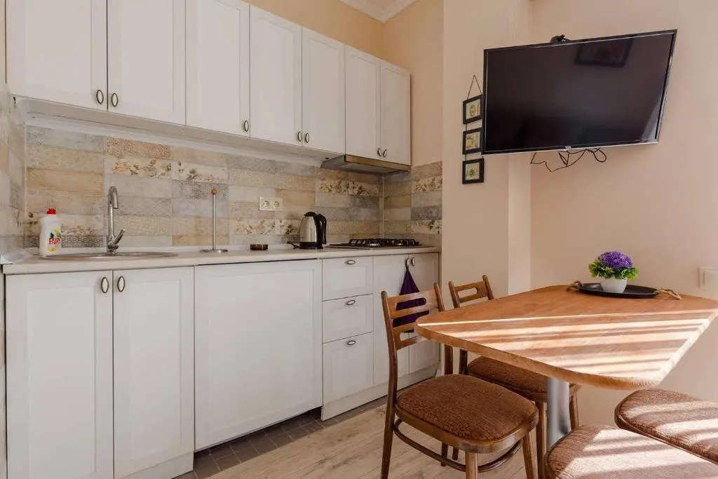Батуми: Wehost Apartment Near Piazza