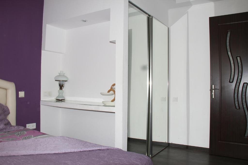 Кутаиси: Virshel'S 3 Bedrooms Apartment, 8 Peson, Wi-Fi