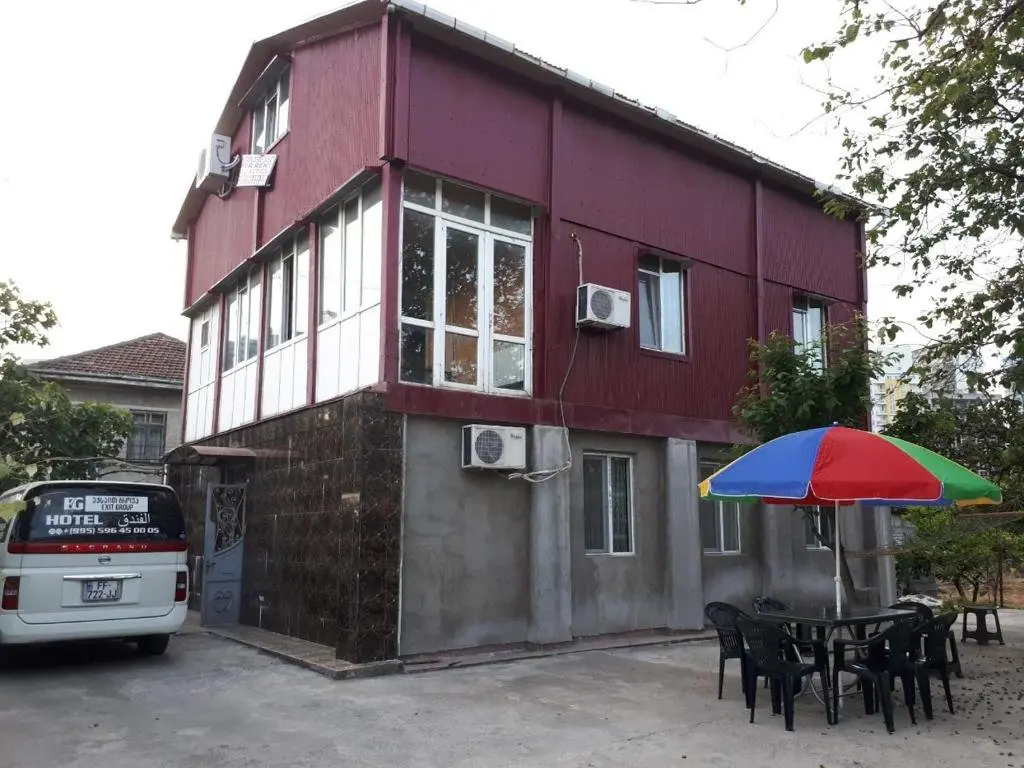 Батуми: Hotel Bader, 3 Floor 5 Min Away From The Sea, New Boulevard