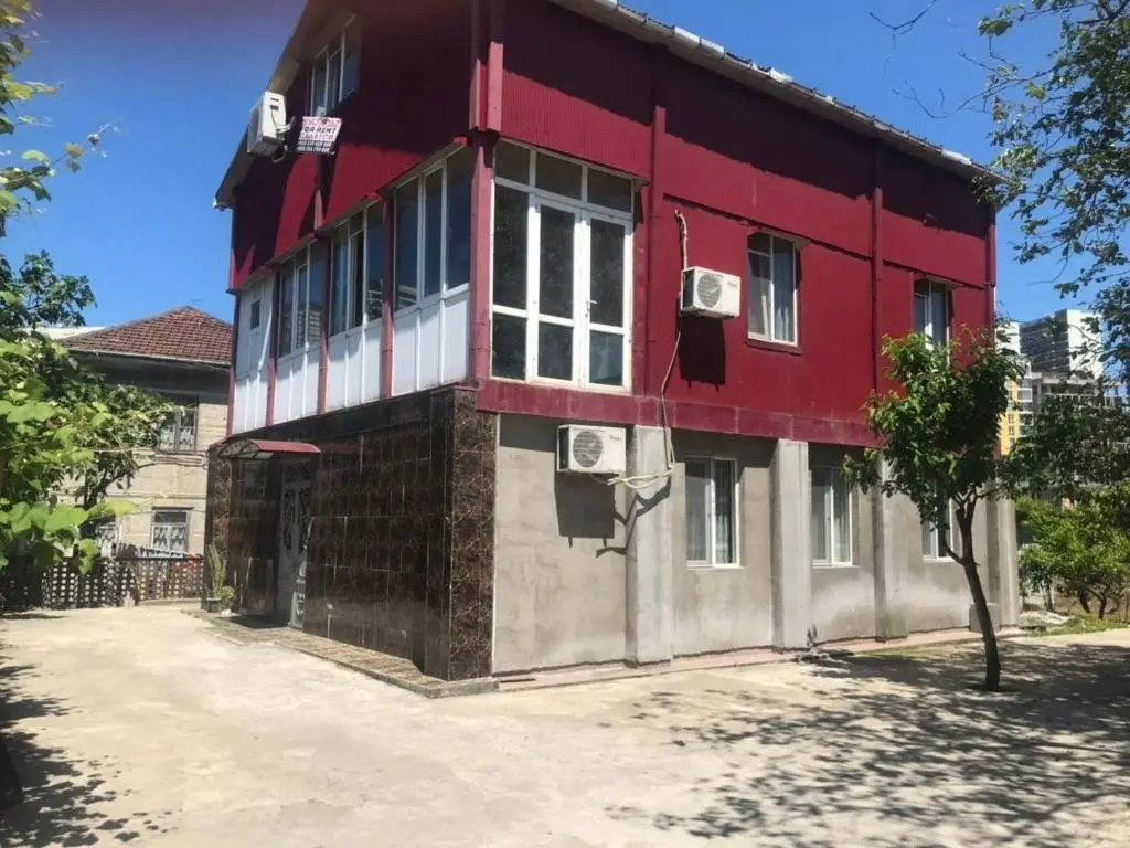 Батуми: Hotel Bader, 3 Floor 5 Min Away From The Sea, New Boulevard