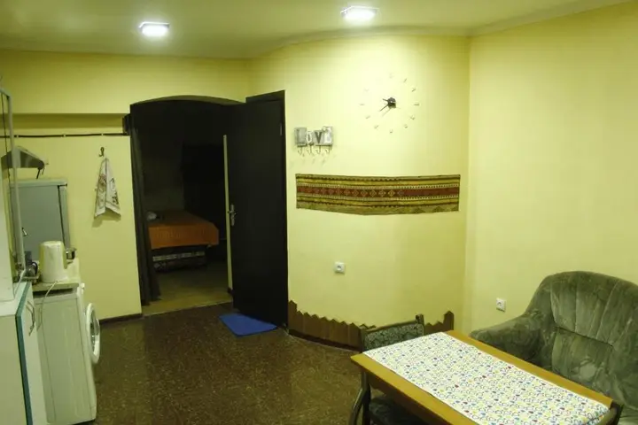 Тбилиси: V. Dolidze 45 Ap.1