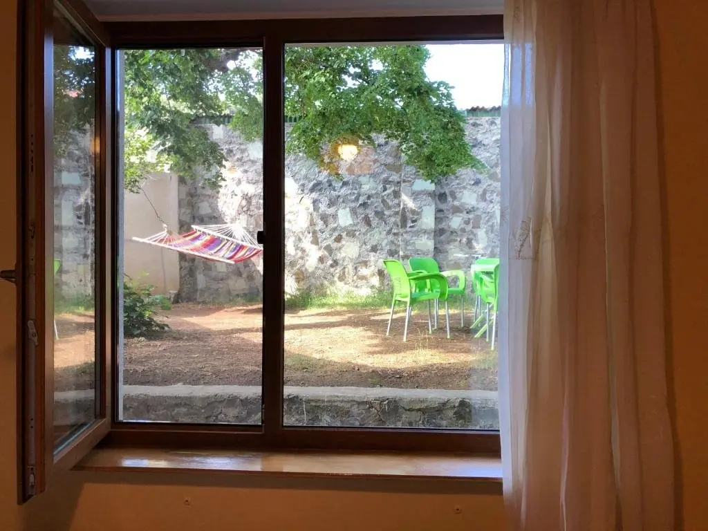 Тбилиси: Small Home with an outdoor area close to Tbilisi