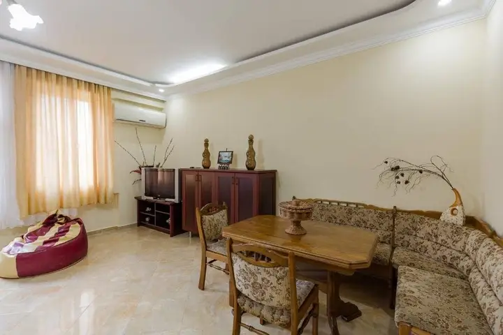 Батуми: Wehost Apartment For 8