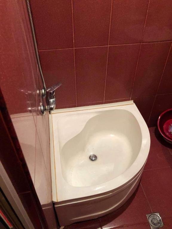 Тбилиси: September 21 Renovated One Room Apartment For Rent In Saburtalo, On Tashknet Ave. Very Close To Medical Subway N 4. The House Is Equipped With All The Necessary Equipment. Price Per Month 250.