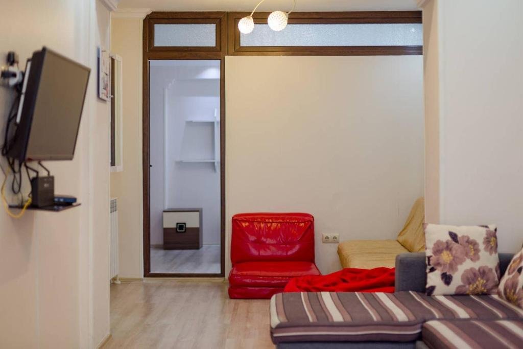 Батуми: Sunny Apartment In The Heart Of Batumi 1Br 4Ppl