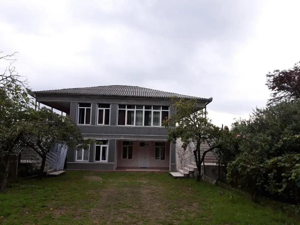 Уреки: Hostel Home