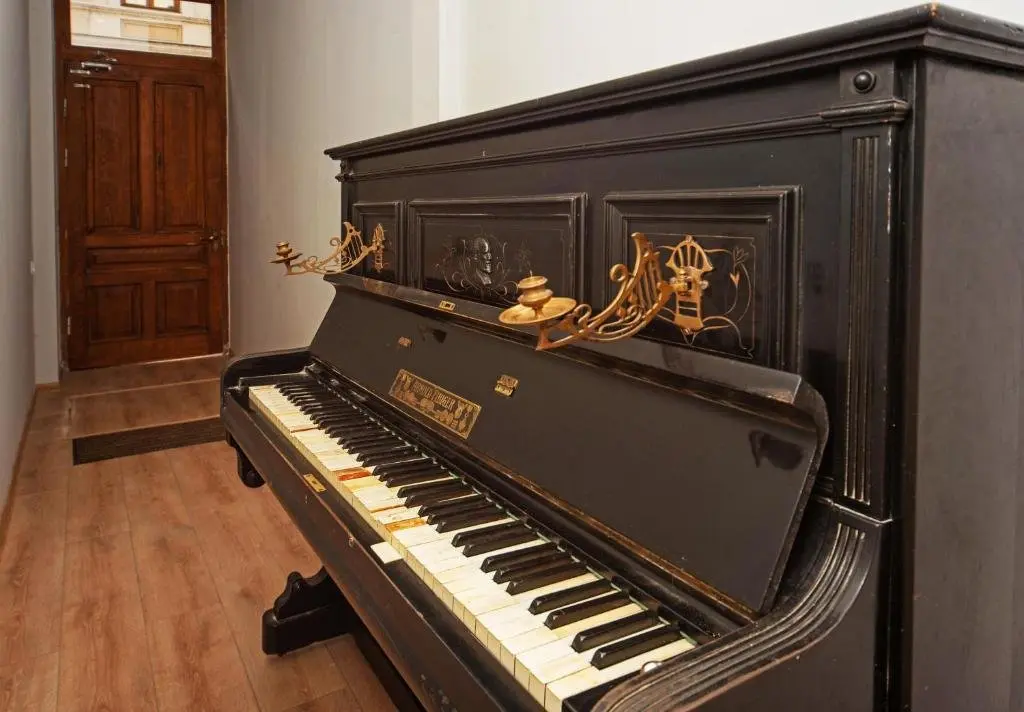 Тбилиси: Spacious 3Br Apt With Balcony In The Heart Of Tbilisi