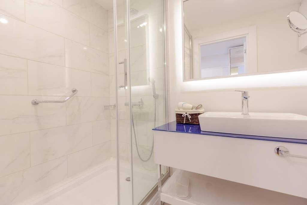 Батуми: Stylish Studio Apartment With Sea View In Batumi