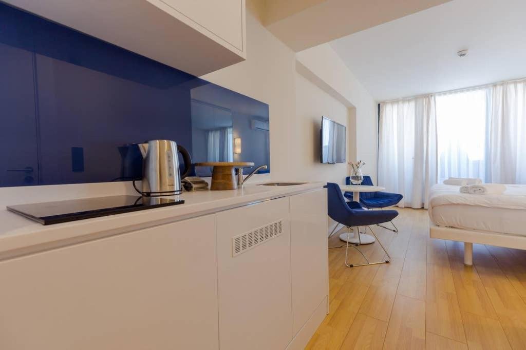Батуми: Stylish Studio Apartment With Sea View In Batumi