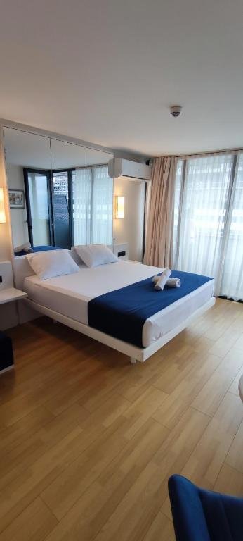 Батуми: Sea View Studio Apartment