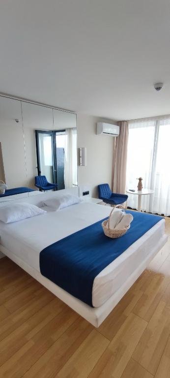 Батуми: Sea View Studio Apartment