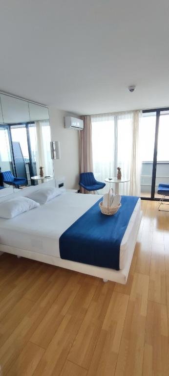 Батуми: Sea View Studio Apartment