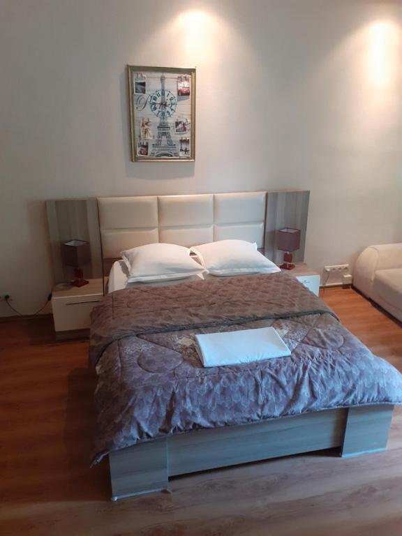 Тбилиси: Hostel And Rooms At Rustaveli 26