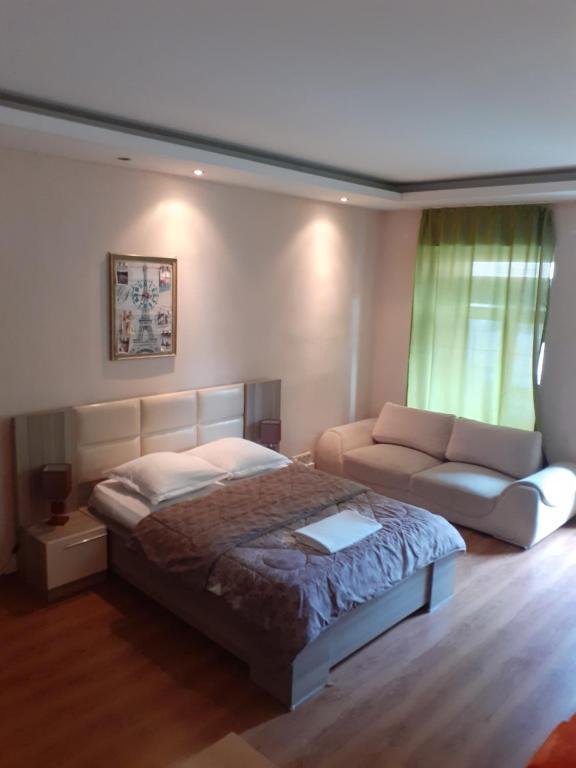Тбилиси: Hostel And Rooms At Rustaveli 26