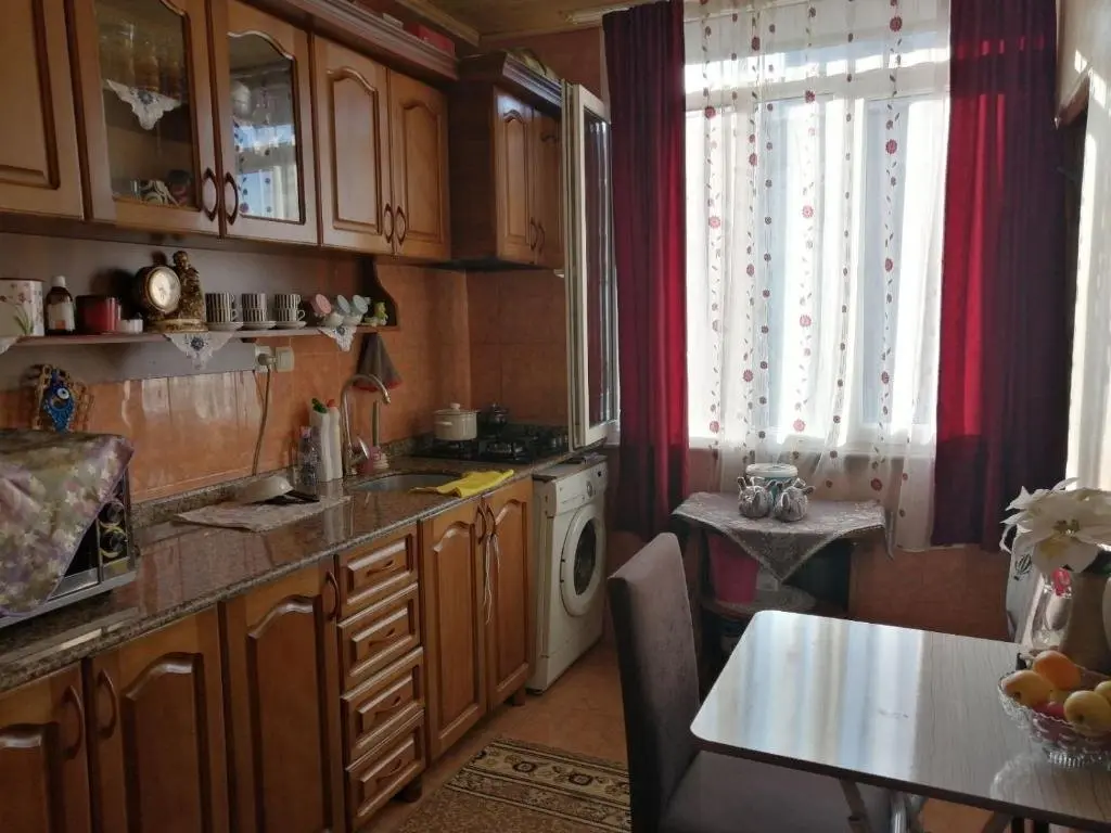 Батуми: tabidze 1/10