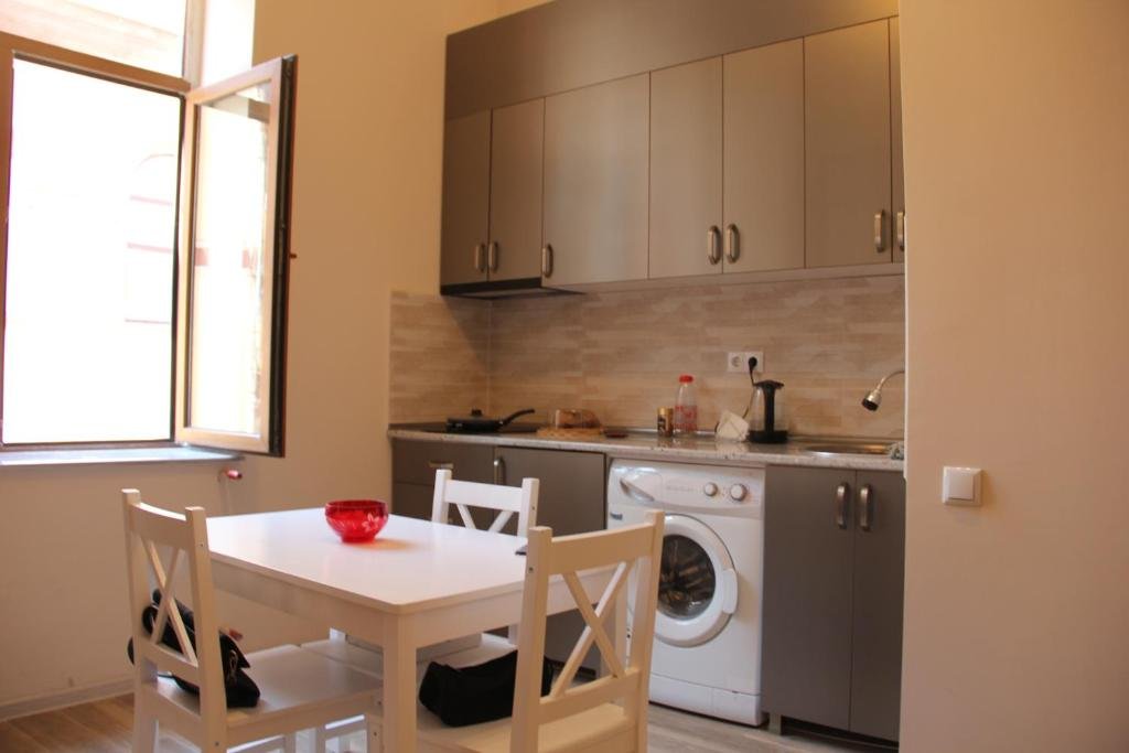 Батуми: Studio Apartment Near Europe Square