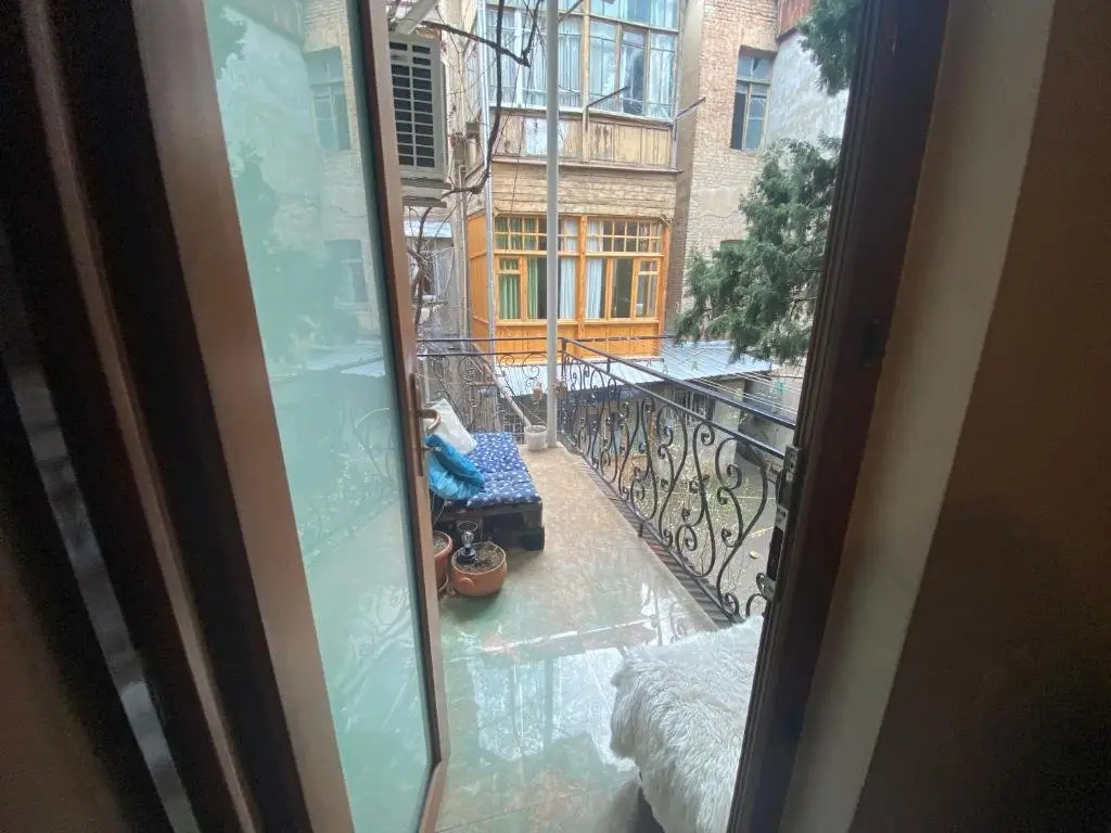 Тбилиси: City Centre Merab Kostava Apartment